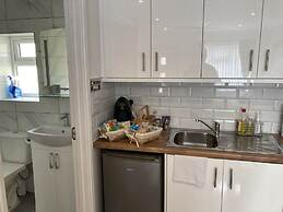 Private Self-contained Annex With Wifi & Parking