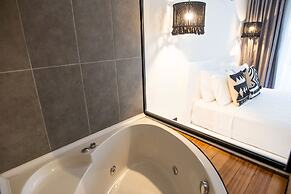 Camlik 87 Hotel Ayvalik