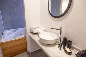 Camlik 87 Hotel Ayvalik