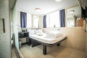 Tsim Sha Tsui Hotel