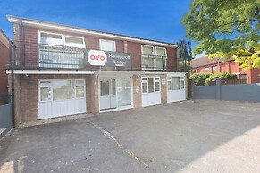 OYO Honeycroft Lodge, Uxbridge