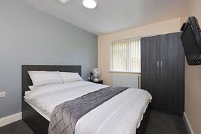 OYO Honeycroft Lodge, Uxbridge