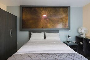 OYO Honeycroft Lodge, Uxbridge