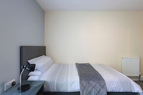 OYO Honeycroft Lodge, Uxbridge