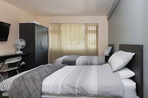OYO Honeycroft Lodge, Uxbridge
