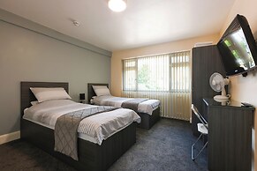 OYO Honeycroft Lodge, Uxbridge