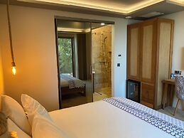 Life Butiq Hotel
