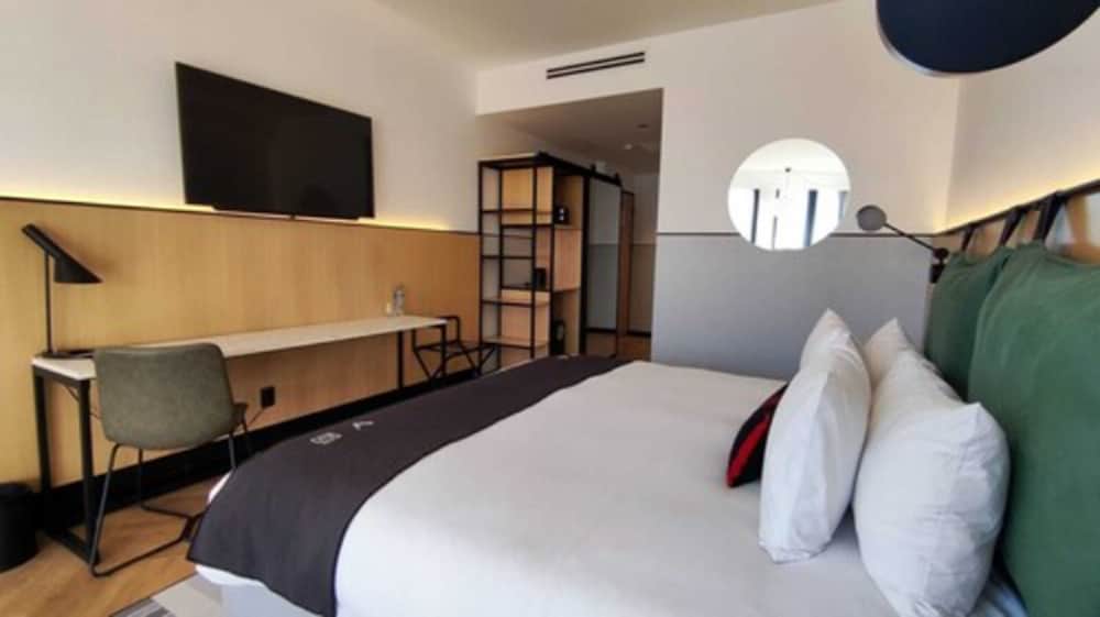 MET Hotel