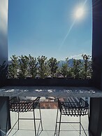 MET Hotel