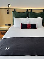 MET Hotel