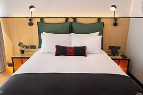MET Hotel