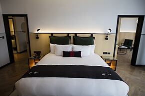MET Hotel