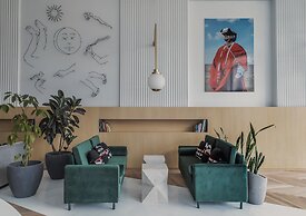 MET Hotel