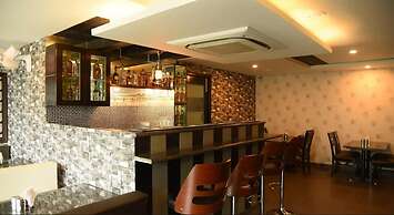 Broadway Inn