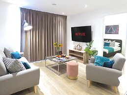 Tudors eSuite Grand Central Aparthotel