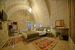 Vigneron Cave Hotel