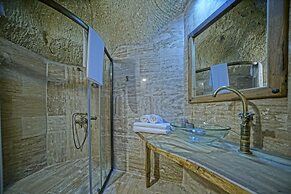 Vigneron Cave Hotel