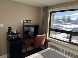 Champlain Motor Inn