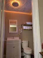 Champlain Motor Inn