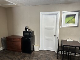 Champlain Motor Inn
