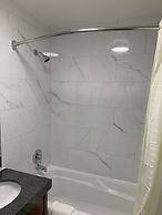 Champlain Motor Inn