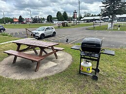 Champlain Motor Inn