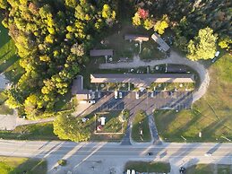 Champlain Motor Inn