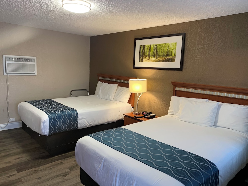 Champlain Motor Inn