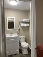 Champlain Motor Inn