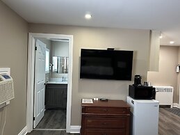 Champlain Motor Inn