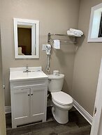 Champlain Motor Inn