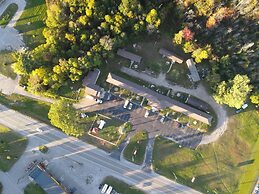 Champlain Motor Inn