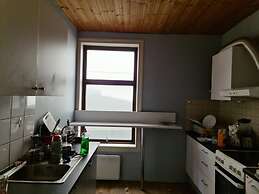 T13 Small Room