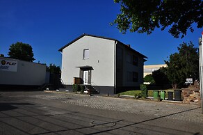 Weisenau Plaza