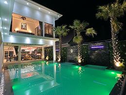 Art Pool Villa