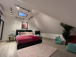 Art Pool Villa