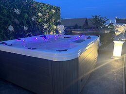 Art Pool Villa
