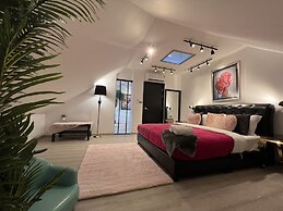 Art Pool Villa