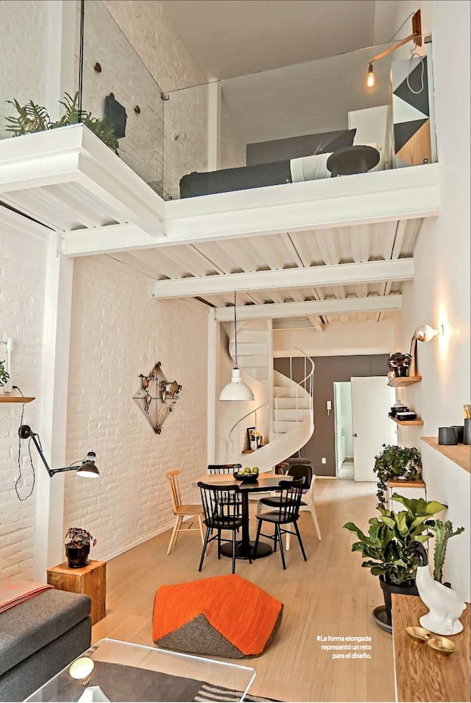 Master Loft in Historic Downtown