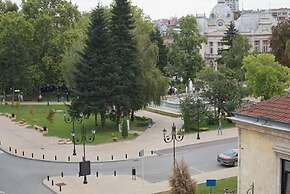 Charlino Plaza