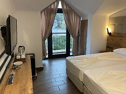 Miyas Luxury Hotel
