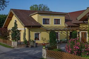 Privatzimmer & Ferienwohnungen Leeb