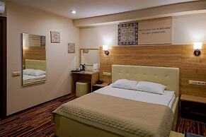 Aragon Hotel