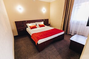 Hotel Red River