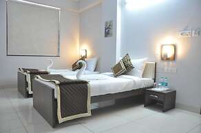 Hotel R K Palace
