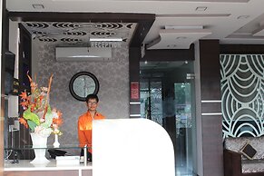 Hotel R K Palace