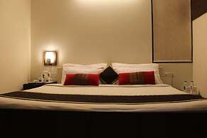 Hotel R K Palace