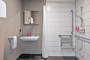 Moxy Hamburg City