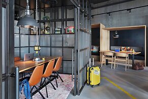 Moxy Hamburg City
