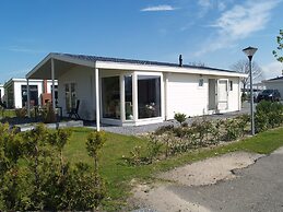 Detached Chalet 30km From Maastricht